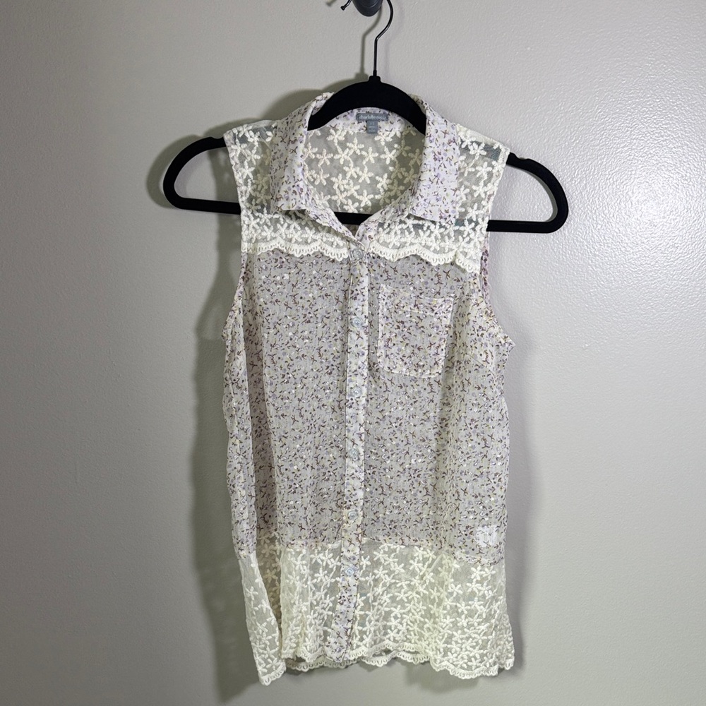 Women’s Charlotte Russe Cream Sheer Floral Sleeveless Blouse Size XS